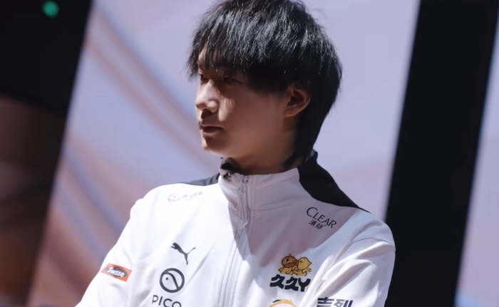 面向球门的